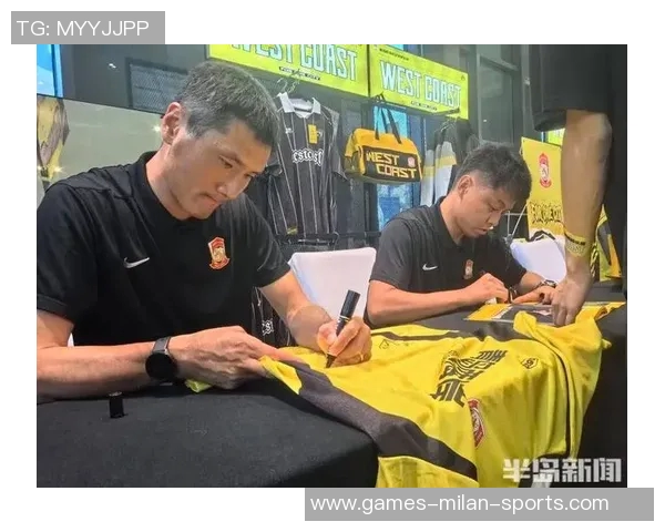 邵佳一将携西海岸教练组加盟国足引发媒体关注