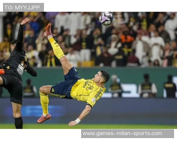 C罗荣获沙特超最佳进球奖杯倒钩进球当选周最佳引热议 C罗荣获沙特超最佳进球奖杯倒钩进球当选周最佳引热议